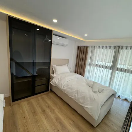 Essentia Tirana