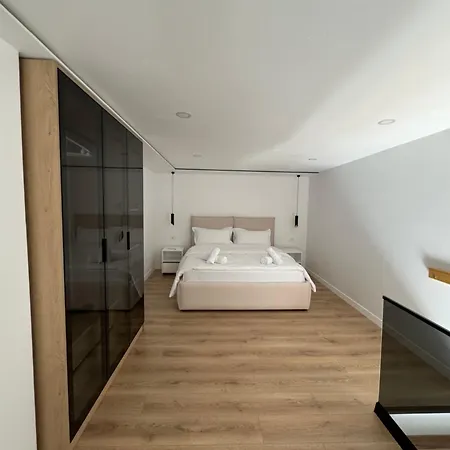 Apartment Essentia